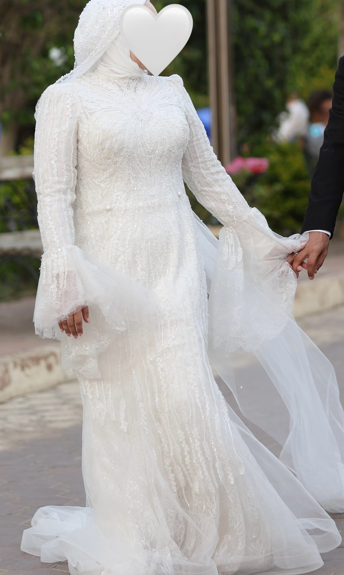 WEDDING DRESS