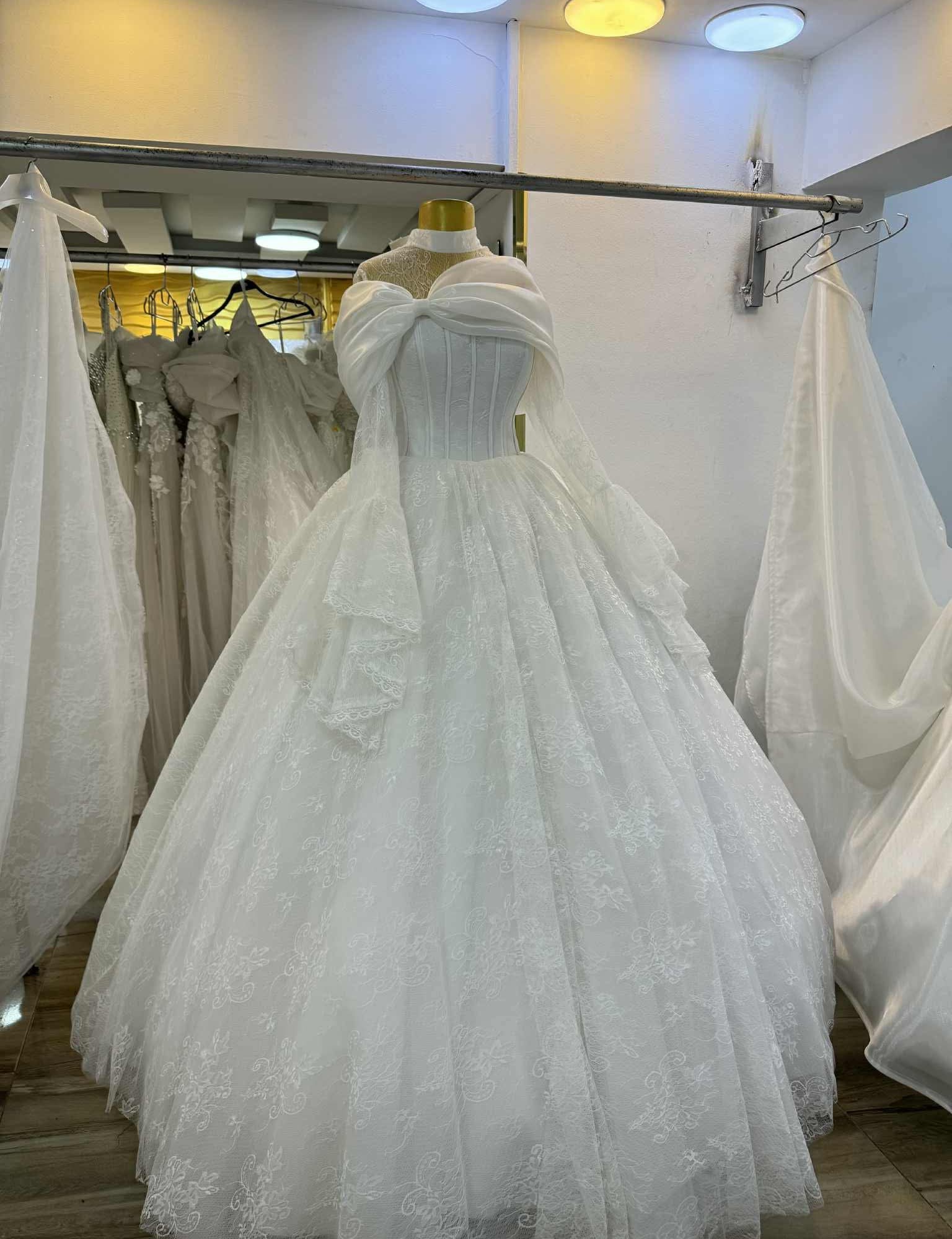 فستان زفاف للبيع